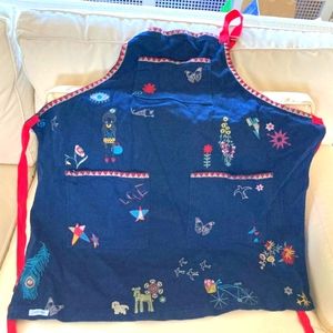 Johnny Was Nabi Apron hand broidered